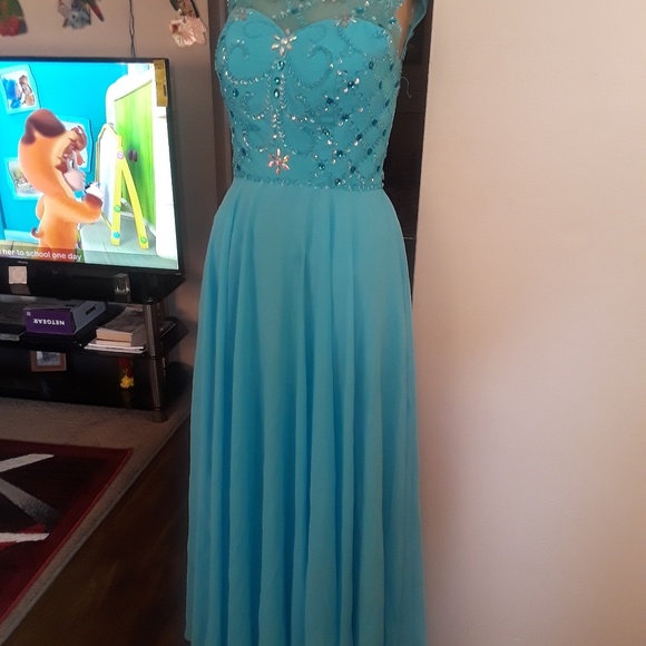 Dress/ prom - Picture 4 of 12